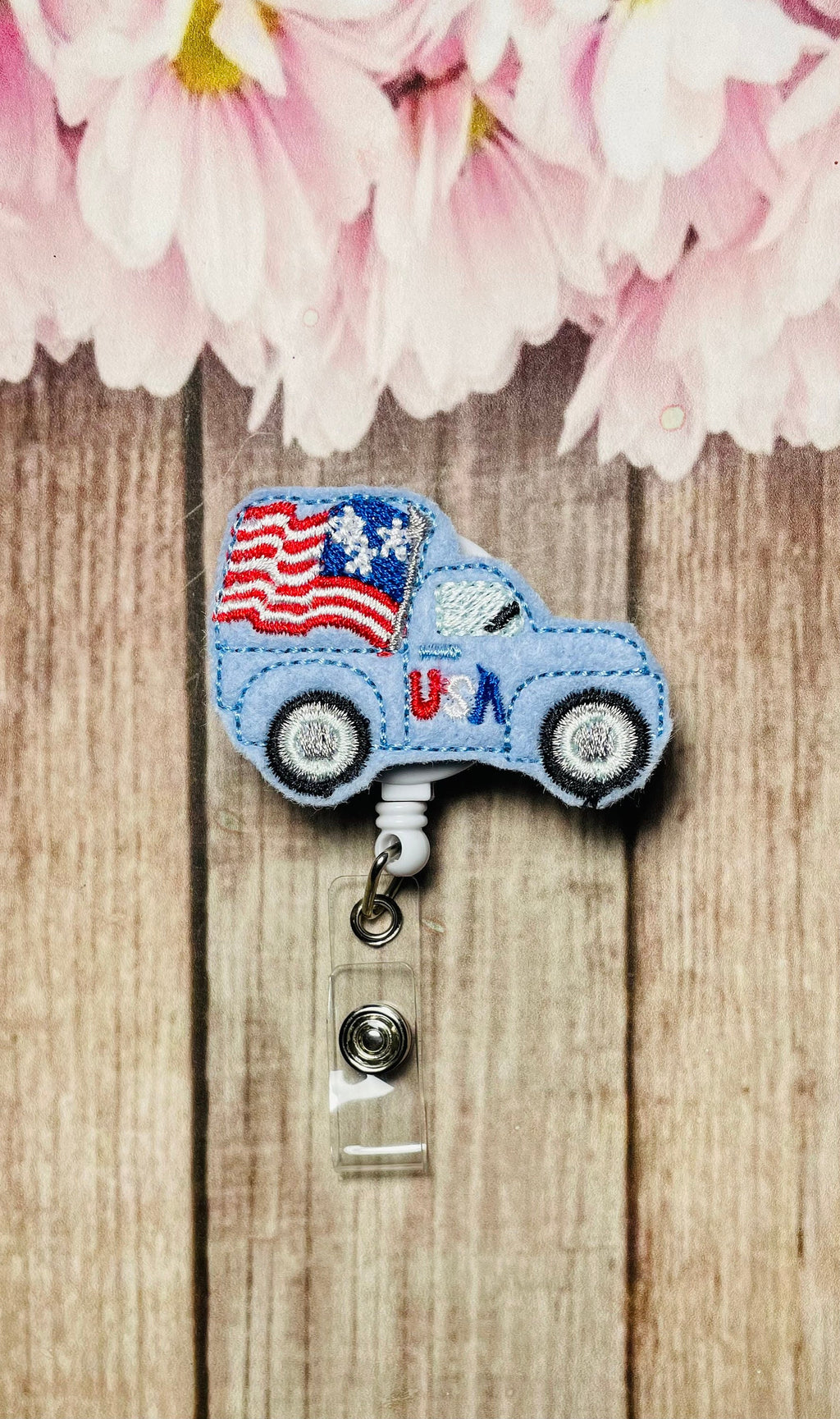 Vintage 4th of July summer truck retractable badge reel,