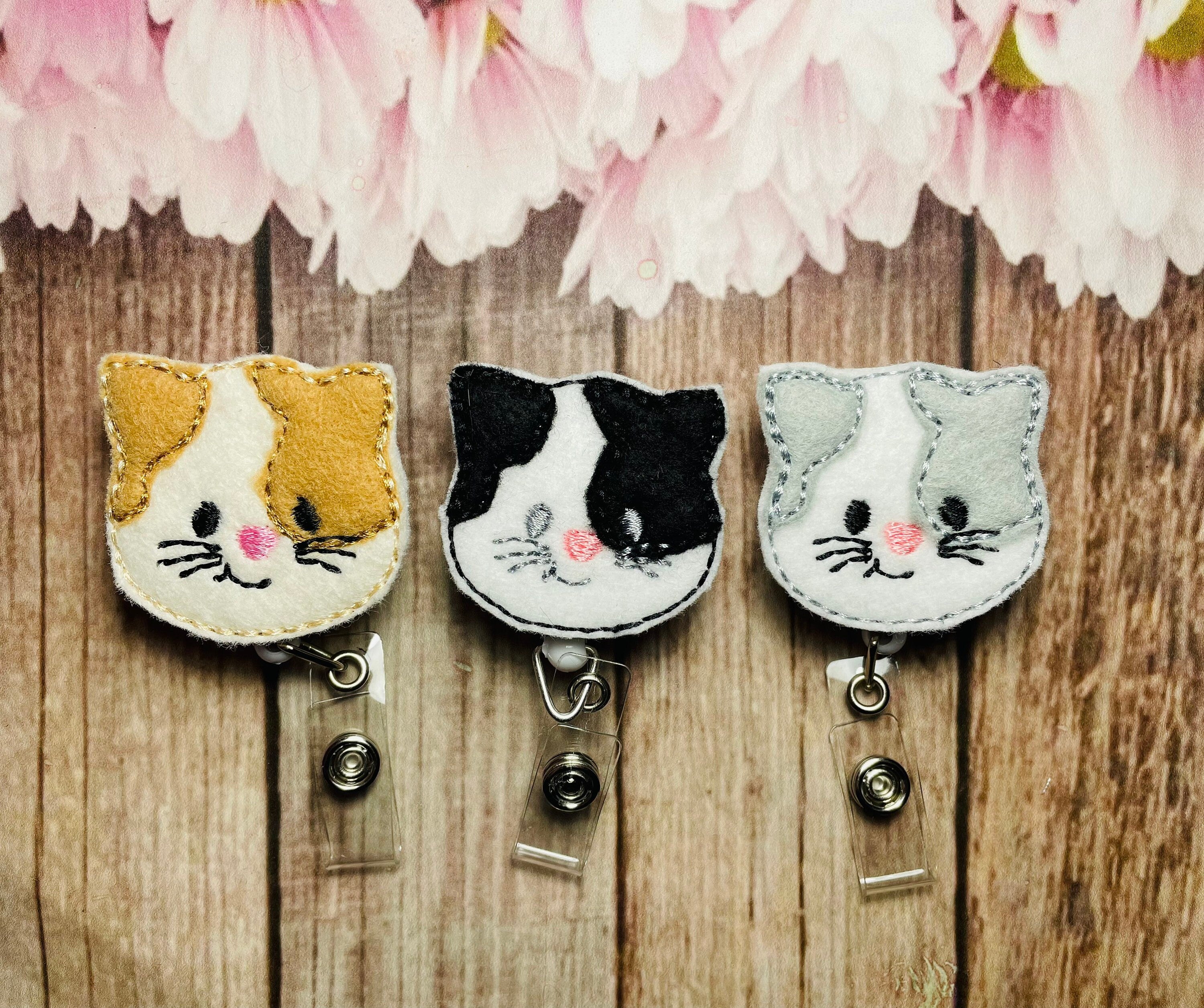 Patches cat retractable Badge reel, ID badge holder, ID card holder, n –  tabbycatclips