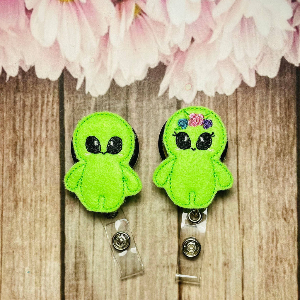  Heyah 2 Pack Sunflower Badge Reel, Alligator Clip, Retractable  ID Badge Holder Clip for Women Nurse : Office Products